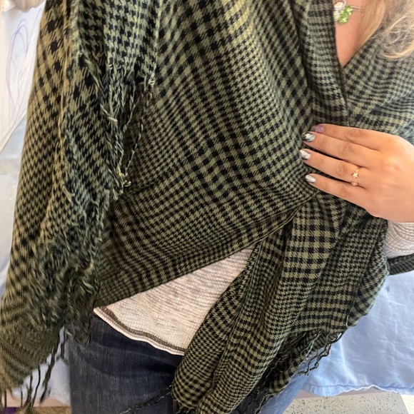 ❤️🧣BEAUTIFUL DESIGNER SCARF🧣❤️LONG EUC GIFT BLACK CHECKED - Picture 4 of 13